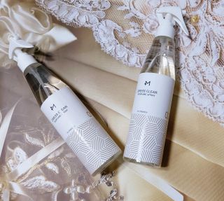 [엠메이데이] 드레스클리어 퍼퓸 스프레이 300ml 프리지아 가든향+프리지아 파출리향 — 4점을 준 리뷰어가 2021년 12월 올린 사용 사진