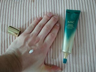 [NEW 탄력유턴 아이크림] AHC 유스 래스팅 리얼 아이크림 포 페이스 — 5점을 준 리뷰어가 2021년 2월 올린 사용 사진