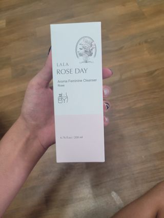 라라로즈데이 시즌2 여성청결제 200ml 아로마 페미민 클렌저, 독일더마인증 — 5점을 준 리뷰어가 2021년 9월 올린 사용 사진