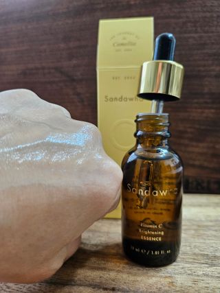 스킨큐어 산다화 비타민c 화이트닝 에센스 30ml — 5점을 준 리뷰어가 2023년 10월 올린 사용 사진