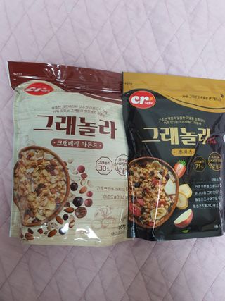 씨알푸드 씨알로 그래놀라 2종 후르츠+크랜베리 아몬드 — 5점을 준 리뷰어가 2022년 7월 올린 사용 사진