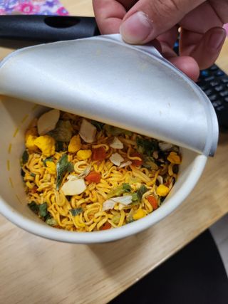 NISSIN 닛신 컵누들  4종 - 씨푸드오리지날, 씨푸드 스파이시, 씨푸드 커리, 씨푸드 XO소스 — 5점을 준 리뷰어가 2023년 1월 올린 사용 사진