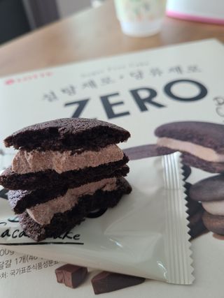 ZERO (초콜릿 칩 쿠키, 카카오 케이크, 후르츠 젤리, 아이스 콜라, 아이스 초코바) — 5점을 준 리뷰어가 2022년 6월 올린 사용 사진