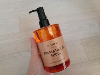 아소윤 건조하고 지친 피부에 힐링을 기분좋은 향기 스파맨션 바디오일 마사지오일 5종 중 1개 랜덤발송-2 — 5점을 준 리뷰어가 2021년 10월 올린 사용 사진