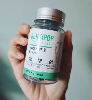 작심연구소 구취제거+충치예방+치아화이트닝 마법의 캔디 덴티팝3종(맛 랜덤 발송) — 5점을 준 리뷰어가 2022년 5월 올린 사용 사진