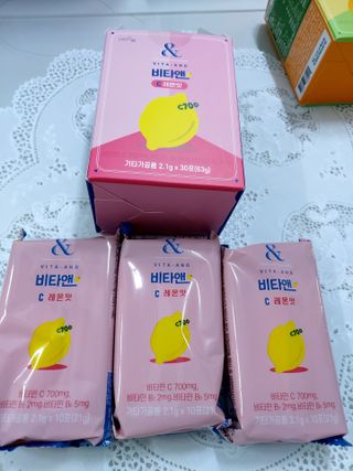 비타앤C 레몬맛, 망고맛 — 5점을 준 리뷰어가 2021년 4월 올린 사용 사진