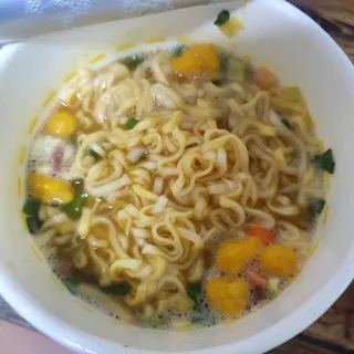 NISSIN 닛신 컵누들  4종 - 씨푸드오리지날, 씨푸드 스파이시, 씨푸드 커리, 씨푸드 XO소스 — 5점을 준 리뷰어가 2022년 5월 올린 사용 사진