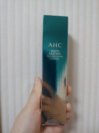 [NEW 탄력유턴 아이크림] AHC 유스 래스팅 리얼 아이크림 포 페이스 — 5점을 준 리뷰어가 2021년 3월 올린 사용 사진