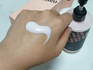 난나 살몬 스파이더 검버섯 미백 톤업 화이트닝 연어 앰플 크림 300ml 대용량 — 5점을 준 리뷰어가 2022년 11월 올린 사용 사진