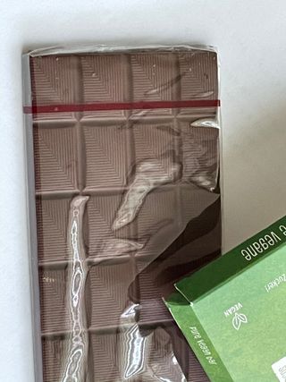 당류2g 자일리톨로 단맛을낸 슈카 퓨어비건 무설탕초콜릿 Xucker vegan 2개입 — 5점을 준 리뷰어가 2021년 4월 올린 사용 사진