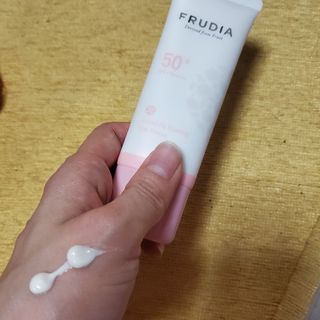 [후르디아] 모공블러 비건 선 프라이머 — 5점을 준 리뷰어가 2022년 7월 올린 사용 사진