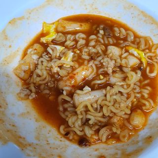 더밥  고추마녀 라볶이 +  나이스미 무설탕 현미후레이크 — 4점을 준 리뷰어가 2021년 10월 올린 사용 사진