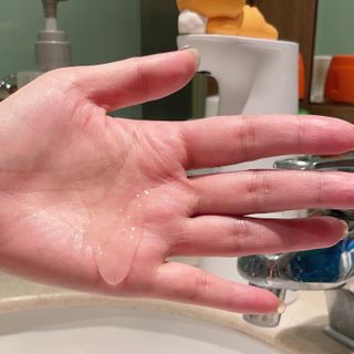 MOAMANEMUNAH 모아만에무나 플러스 두피 탈모 완화 기능성 샴푸 + 브러쉬 2종 세트 — 5점을 준 리뷰어가 2021년 10월 올린 사용 사진