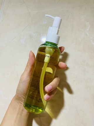 스킨큐어 산다화 순한 클렌징 동백 오일 200ml — 5점을 준 리뷰어가 2023년 8월 올린 사용 사진