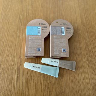 [후르디아] 올리브영 착한보습 비건 립버터 2종 — 5점을 준 리뷰어가 2022년 12월 올린 사용 사진