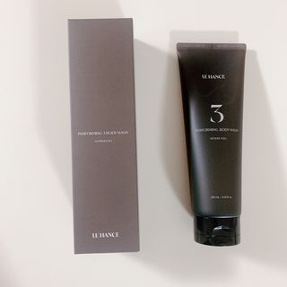 르핸스 퍼포밍 3 바디워시 비반트포렛/베티버포그 — 5점을 준 리뷰어가 2023년 2월 올린 사용 사진