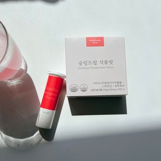 [슬림드랍 석류맛] 건기식 다이어트 보조제 겸 비타민 — 4.5점을 준 리뷰어가 2022년 3월 올린 사용 사진