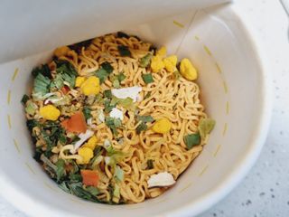 NISSIN 닛신 컵누들  4종 - 씨푸드오리지날, 씨푸드 스파이시, 씨푸드 커리, 씨푸드 XO소스 — 5점을 준 리뷰어가 2022년 11월 올린 사용 사진