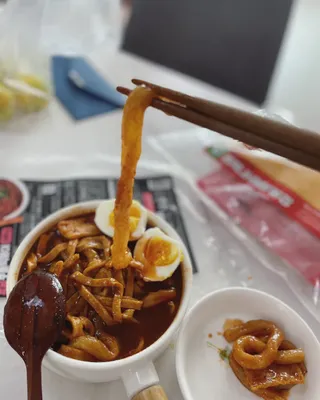 [푸딩팩토리] 요즘누들떡볶이540g + 매콤누들떡볶이 470g — 5점을 준 리뷰어가 2022년 9월 올린 사용 사진