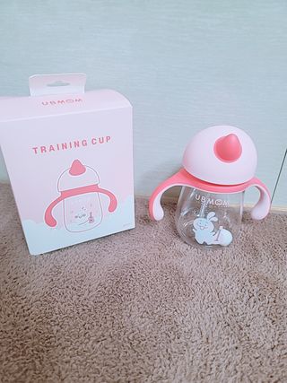 유비맘 트라이탄 코니빨대컵_컬러 랜덤 발송 — 5점을 준 리뷰어가 2021년 1월 올린 사용 사진