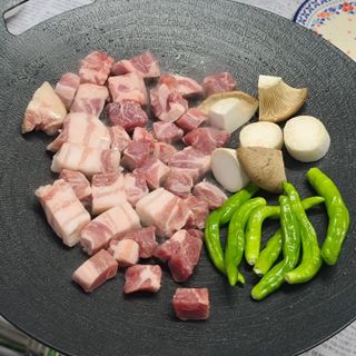 찐신선 한끼한팩 미국 냉동 목살 & 네덜란드 냉동 삼겹살 SET — 5점을 준 리뷰어가 2021년 11월 올린 사용 사진