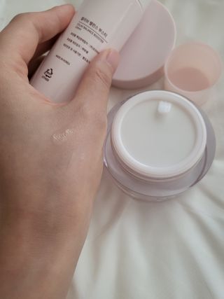 프리마인 바르기만 하면 철벽 스킨케어+24시간 마스크팩 효과. 셀라브 리제너레이팅 시스템 부스터+크림 세트 — 5점을 준 리뷰어가 2023년 7월 올린 사용 사진