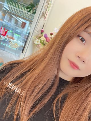[AHC] 세이프온 에센스 선크림 올리브영 스페셜 증정 기획세트 — 4.5점을 준 리뷰어가 2022년 6월 올린 사용 사진