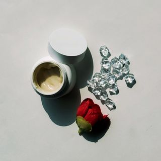AYU25[아유트웬티파이브]다마스크로즈워터 베이스 천연 수분 촉촉 크림 — 5점을 준 리뷰어가 2021년 3월 올린 사용 사진