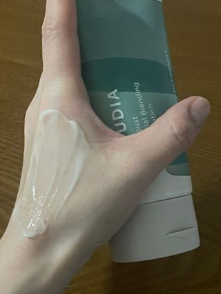 [후르디아] 올리브영 저자극 비건바디로션 — 5점을 준 리뷰어가 2023년 3월 올린 사용 사진