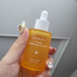 체르엠 스템앤셀 비타민 브라이트닝 에센스 30ml 1개 — 5점을 준 리뷰어가 2022년 3월 올린 사용 사진