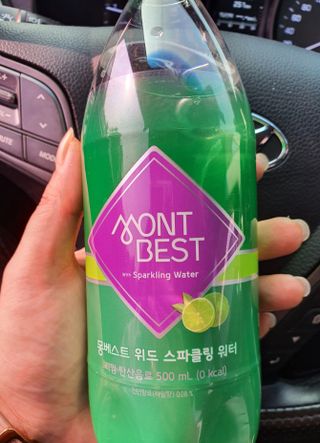 몽베스트 Montbest with Sparkling water Lime20병 — 5점을 준 리뷰어가 2021년 10월 올린 사용 사진