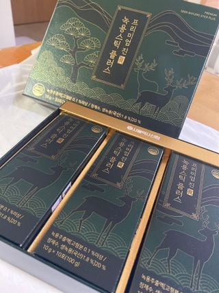 서울약사신협_프리미엄 진 녹용스틱 플러스10g x 30포 — 5점을 준 리뷰어가 2021년 7월 올린 사용 사진