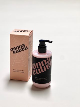 난나 살몬 스파이더 검버섯 미백 톤업 화이트닝 연어 앰플 크림 300ml 대용량 — 4.5점을 준 리뷰어가 2022년 8월 올린 사용 사진