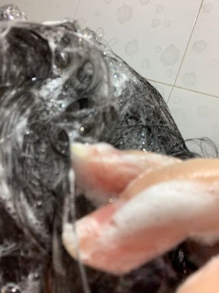 [바디홈즈] 골드 마유 샴푸 — 5점을 준 리뷰어가 2021년 1월 올린 사용 사진