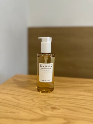 스킨1004 [SKIN1004] 마다가스카르 센텔라 라이트 클렌징 오일 200ml — 5점을 준 리뷰어가 2024년 7월 올린 사용 사진