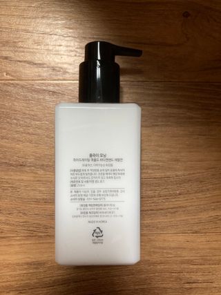 줄라이 모닝 _ JULY MORNING 줄라이모닝 하이드레이팅 퍼퓸드 바디앤핸드 에멀젼 — 5점을 준 리뷰어가 2021년 9월 올린 사용 사진