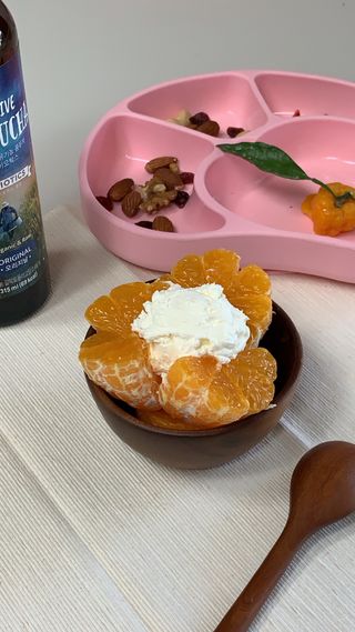 유비맘 캐릭터 실리콘 흡착 식판_색상 랜덤발송 — 4.5점을 준 리뷰어가 2021년 2월 올린 사용 사진