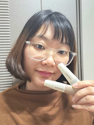 [후르디아] 올리브영 착한보습 비건 립버터 2종 — 4.5점을 준 리뷰어가 2023년 2월 올린 사용 사진