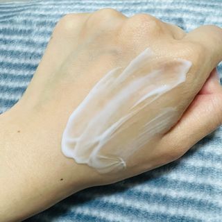 셀프 모이스처라이징 프로텍션 크림 셀프 모이스처라이징 프로텍션크림 — 5점을 준 리뷰어가 2022년 4월 올린 사용 사진