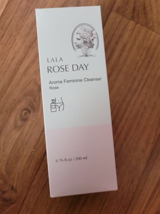 라라로즈데이 시즌2 여성청결제 200ml 아로마 페미민 클렌저, 독일더마인증 — 5점을 준 리뷰어가 2021년 9월 올린 사용 사진