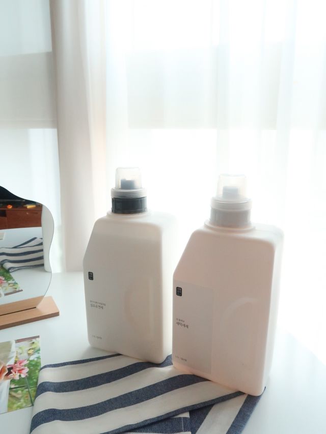 [생활공작소] 섬유유연제 + 세탁세제 1.5L 릴리향 리뷰 사진