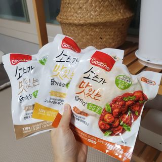 굽네몰 [굽네] 소맛닭 한입 볼 3종 6팩 + 골드 오믈렛 2팩 — 4점을 준 리뷰어가 2021년 7월 올린 사용 사진