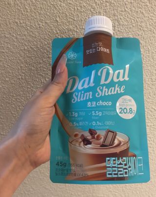 달달슬림쉐이크 프리 (릴스) 달달슬림 맛있는 단백질 쉐이크 파우치 다이어트 식사대용 프로틴 파우더 보충제 — 5점을 준 리뷰어가 2025년 8월 올린 사용 사진