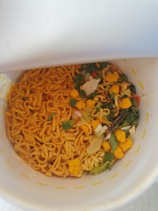 NISSIN 닛신 컵누들  4종 - 씨푸드오리지날, 씨푸드 스파이시, 씨푸드 커리, 씨푸드 XO소스 — 5점을 준 리뷰어가 2022년 12월 올린 사용 사진