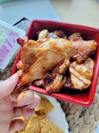 롯데제과 도리토스 갈비천왕치킨맛 X 굽네 갈비천왕 — 5점을 준 리뷰어가 2021년 7월 올린 사용 사진