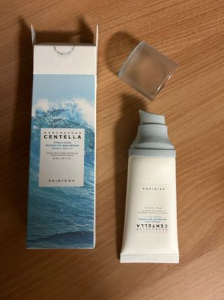 [스킨1004] 마다가스카르 센텔라 히알루-시카 워터핏 선세럼 50ml — 5점을 준 리뷰어가 2024년 5월 올린 사용 사진