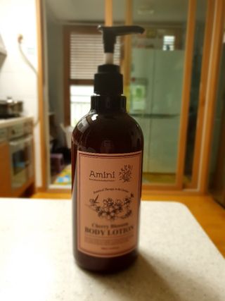 아미니 플라워테라피 바디로션  500ml 시리즈 — 4점을 준 리뷰어가 2021년 4월 올린 사용 사진
