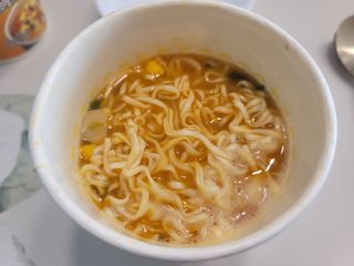NISSIN 닛신 컵누들  4종 - 씨푸드오리지날, 씨푸드 스파이시, 씨푸드 커리, 씨푸드 XO소스 — 5점을 준 리뷰어가 2021년 12월 올린 사용 사진