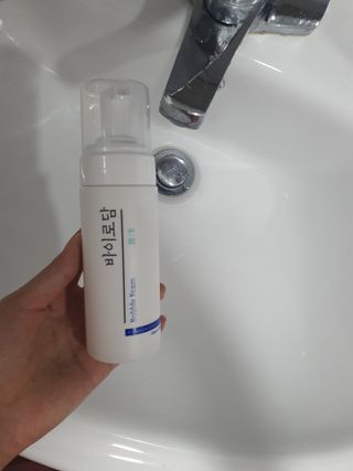 [바이로담] 저자극 약산성버블 폼 폼클렌징 150ml — 5점을 준 리뷰어가 2021년 3월 올린 사용 사진