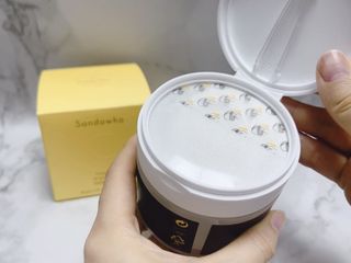 산다화 비타민씨 화이트닝 토너 패드 — 5점을 준 리뷰어가 2023년 5월 올린 사용 사진